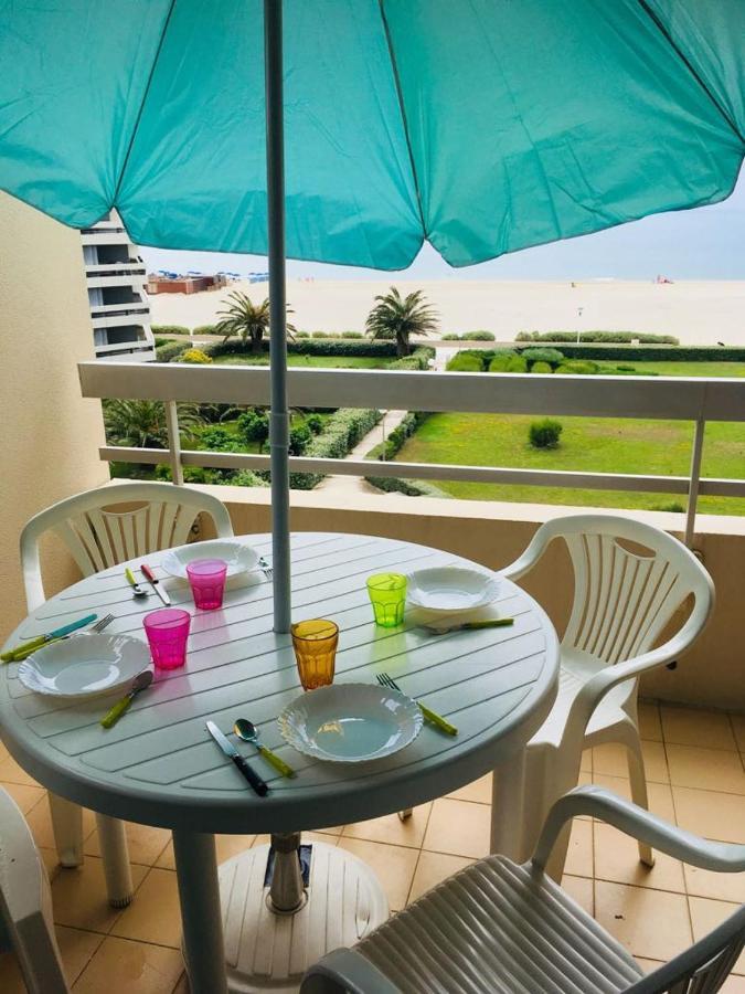 Face A La +terrasse+ Parking *